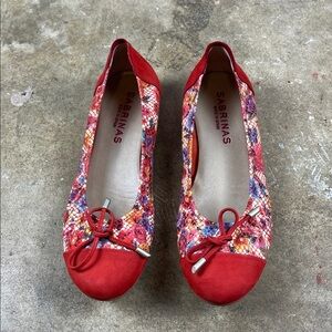 Sabrinas Red and Multicolor Floral Ballet Flats
Size: 38 (7.5-8)